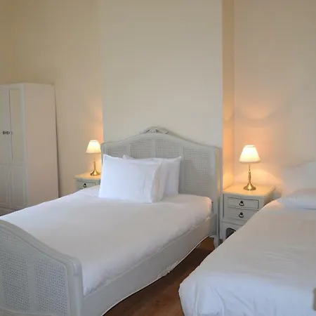 Aine Rose Guest 더블린